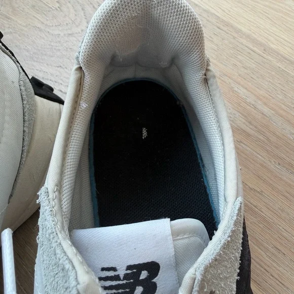 New Balance White and Black Athletic Shoes - Picture 6 of 12